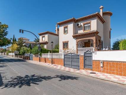Chalet en venta en La Zubia