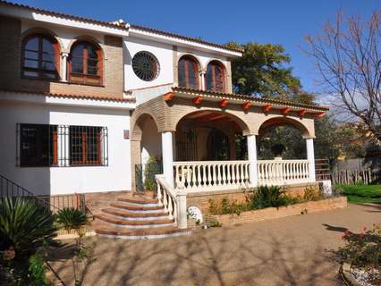 Chalet en venta en Palomares del Río