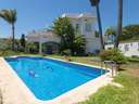 Casa en venta en Estepona rebajada