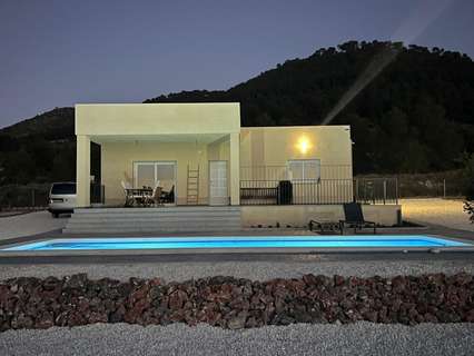 Casa en venta en El Pinós/Pinoso