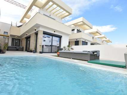 Villa en venta en Los Montesinos zona La Herrada