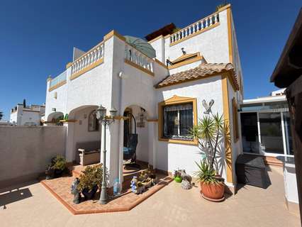 Villa en venta en Los Montesinos zona Entre Naranjos / Vistabella Golf