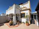 Villa en venta en Los Montesinos zona Entre Naranjos / Vistabella Golf