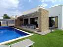 Villa en venta en Los Montesinos zona Entre Naranjos / Vistabella Golf