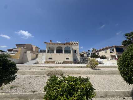 Villa en venta en San Miguel de Salinas zona Las Comunicaciones