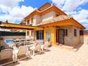 Villa en venta en Los Montesinos zona La Herrada