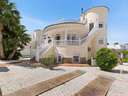 Villa en venta en Pilar de la Horadada zona Pinar De Campoverde