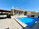 Villa en venta en Torrevieja zona La Siesta rebajada