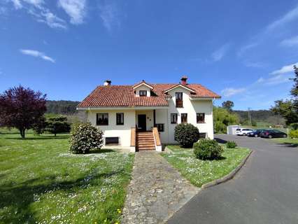 Chalet en venta en Castrillón