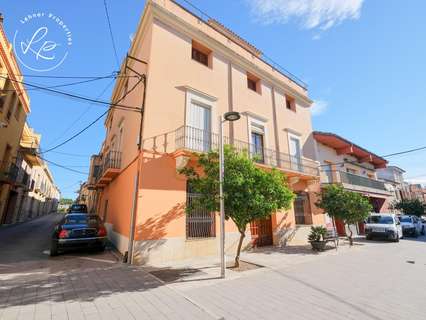 Edificio en venta en Garriguella