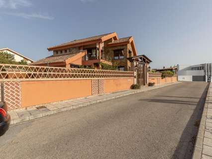 Chalet en venta en La Zubia rebajado