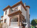 Chalet en venta en La Zubia
