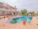 Chalet en venta en La Zubia