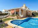 Villa en venta en Torrevieja zona Torrelamata - La Mata