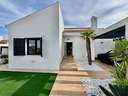 Villa en venta en Algorfa zona La Finca Golf Resort rebajada