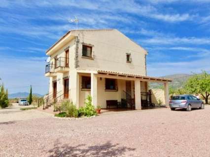 Villa en venta en El Pinós/Pinoso