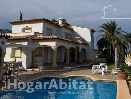 Chalet en venta en Beniarbeig
