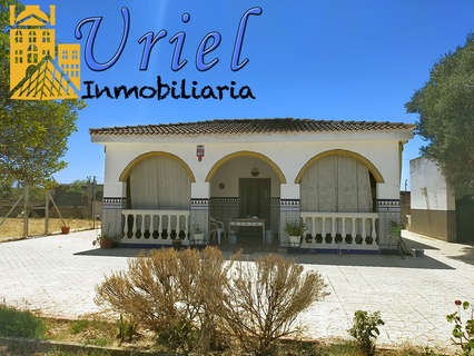 Chalet en venta en Carmona rebajado