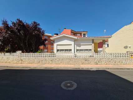 Casa en venta en Valencia de Don Juan, rebajada