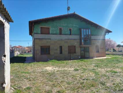 Chalet en venta en Valdestillas