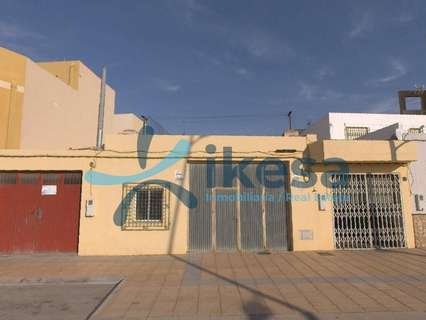 Local comercial en venta en Almería