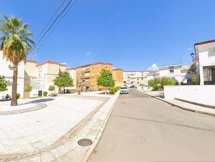 Casa en venta en Lora del Río rebajada
