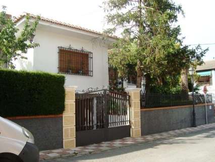 Chalet en venta en La Zubia