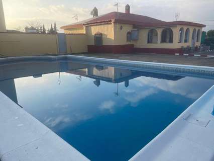 Chalet en venta en Carmona