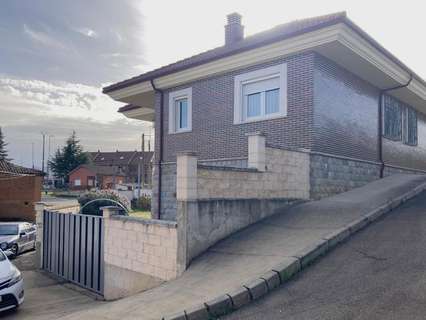 Chalet en venta en Sariegos
