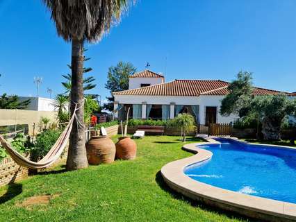 Chalet en venta en Coria del Río