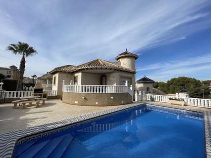 Villa en venta en Orihuela