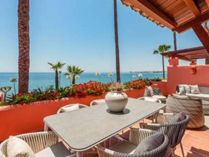 Villa en venta en Estepona