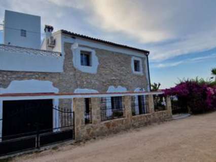 Villa en venta en Oliva rebajada