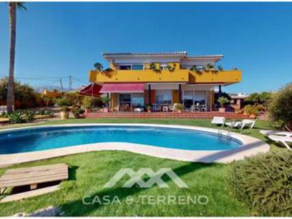 Villa en venta en Algarrobo