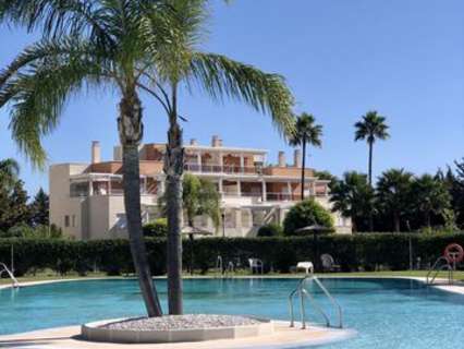 Apartamento en venta en Estepona