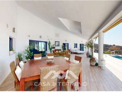 Villa en venta en Sayalonga