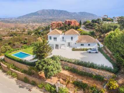 Villa en venta en Ojén