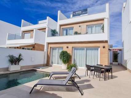 Villa en venta en San Pedro del Pinatar