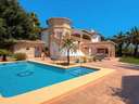 Villa en venta en Teulada zona Moraira