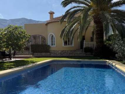 Chalet en venta en Dénia