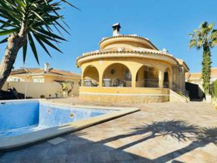 Villa en venta en Benijófar