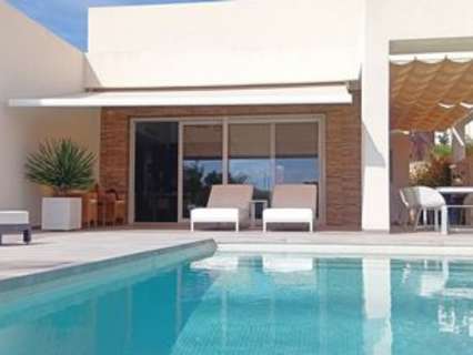 Villa en venta en Algorfa