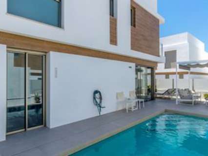 Villa en venta en Orihuela zona Orihuela-Costa