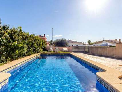 Villa en alquiler de temporada en Mont-Roig del Camp