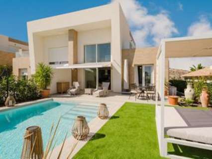 Villa en venta en Algorfa