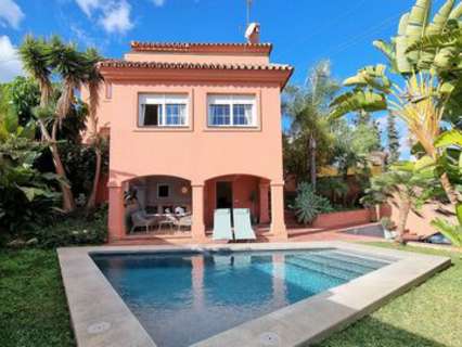 Villa en venta en Marbella