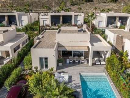 Villa en venta en Algorfa