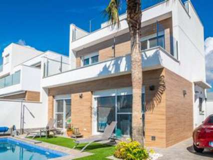 Villa en venta en Pilar de la Horadada