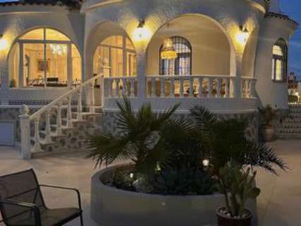 Villa en venta en Torrevieja