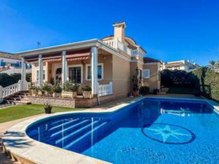 Villa en venta en Torrevieja